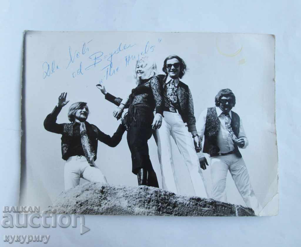 Auction  Autograph and photo from a music band from the 1960s