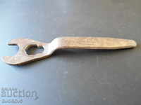 Old Spanish specialized key