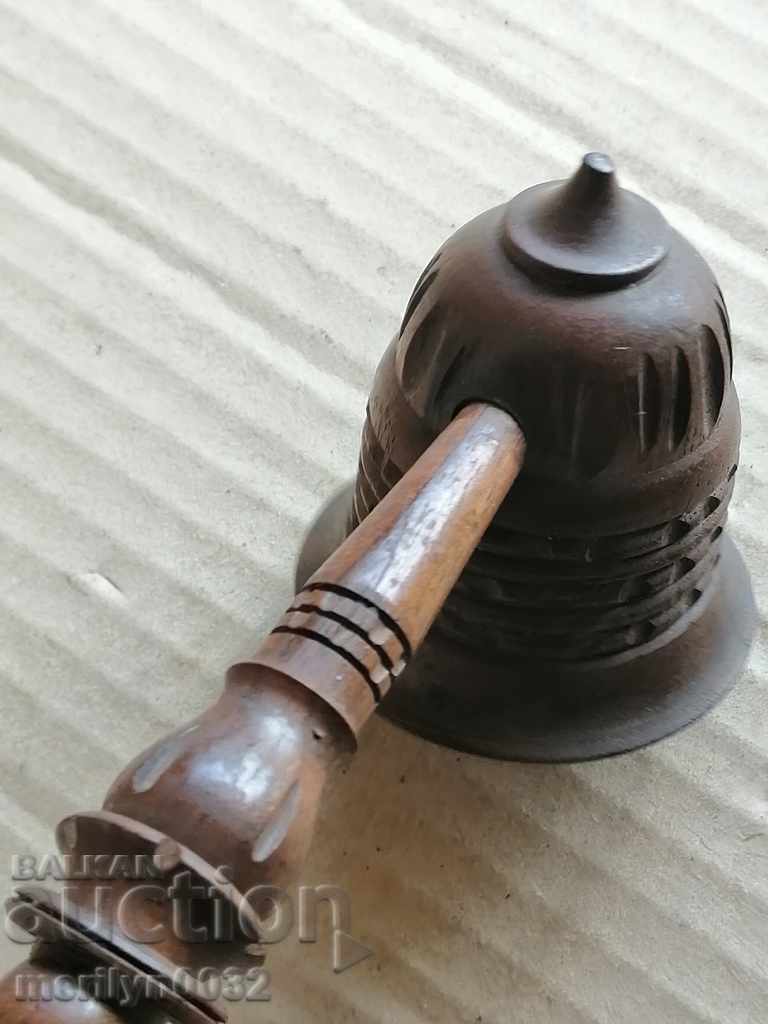 Auction Lula, mumbai, chihuahua, cigarette, hookah Auction Lula, mumbai, chihuahua, cigarette, hookah