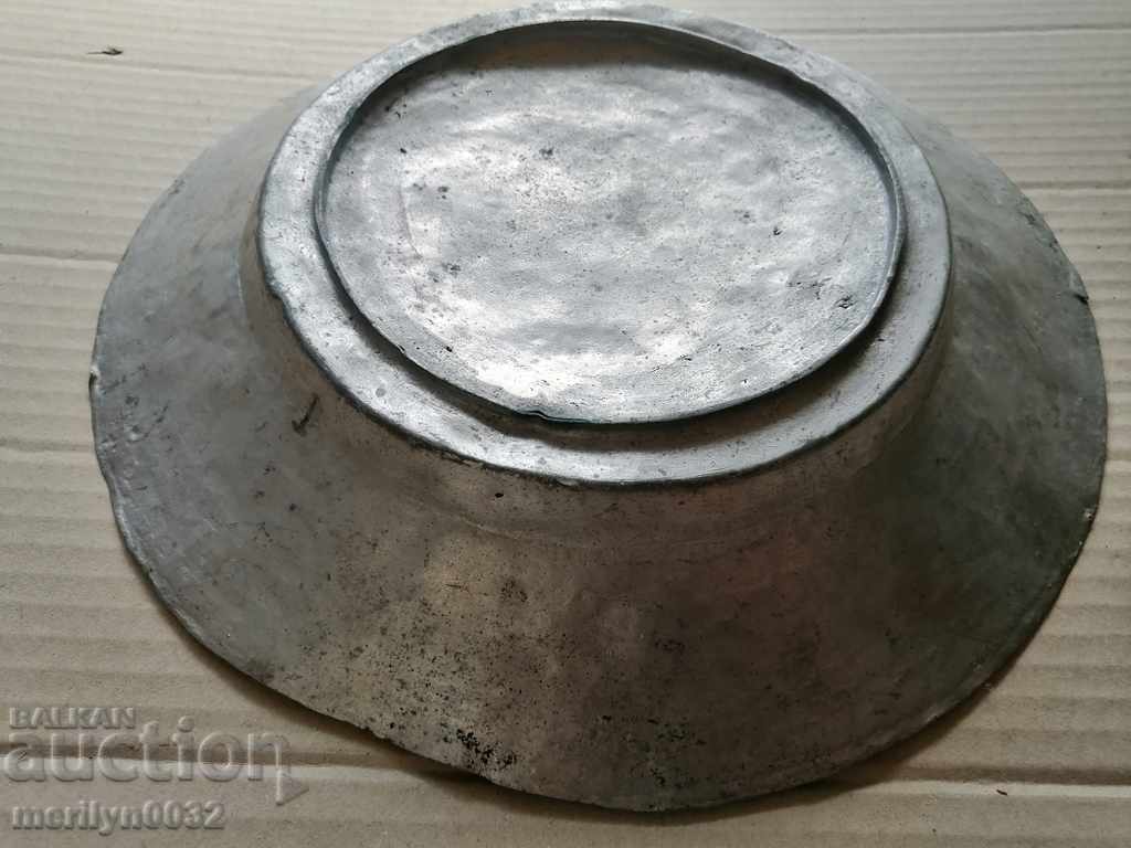 Delivery of Ancient tin tin, saucer, bowl, tass, copper pot, baker Delivery of Ancient tin tin, saucer, bowl, tass, copper pot, baker