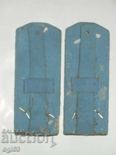 Epoleți regali 5 cu preț € 44.90 | 87.82 BGN