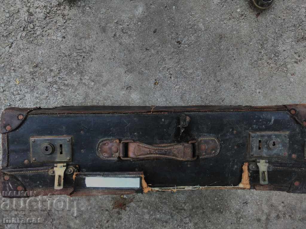 Стари куфари кожен и от пресована хартия - 5 Стари куфари кожен и от пресована хартия - 5