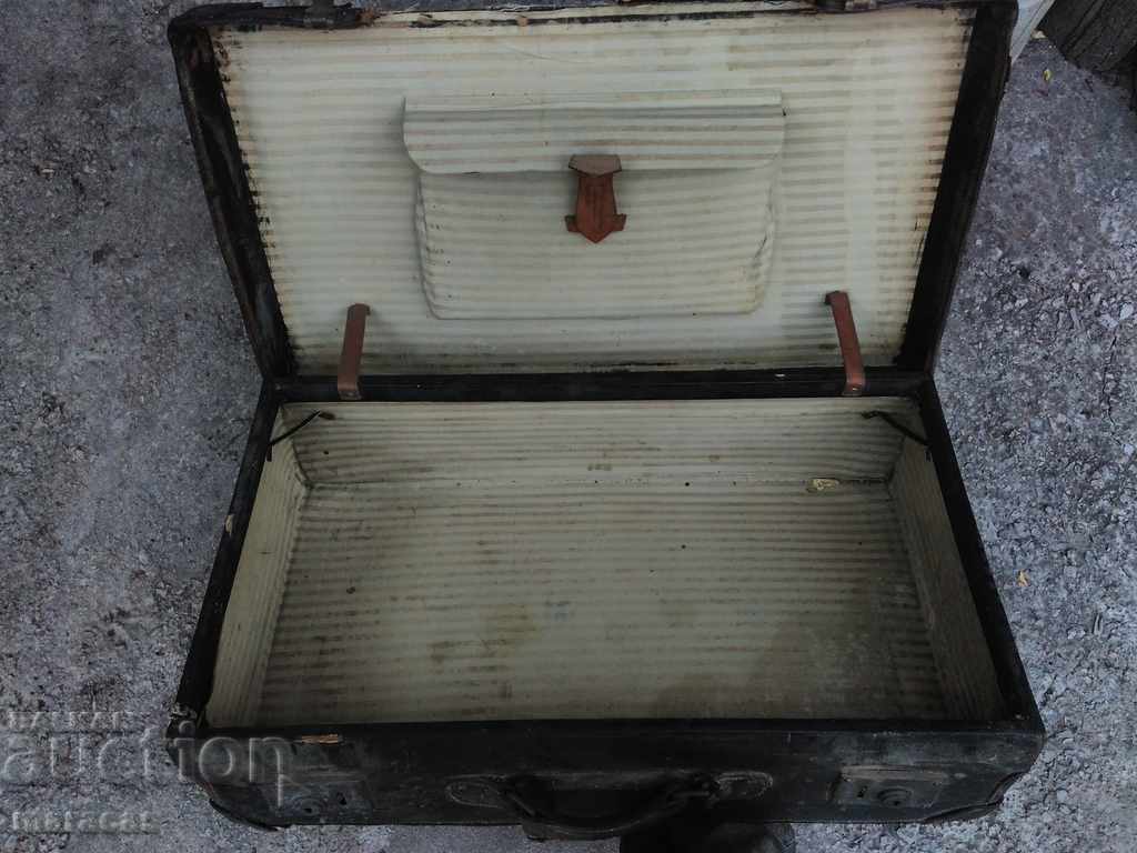 Стари куфари кожен и от пресована хартия - 6 Стари куфари кожен и от пресована хартия - 6