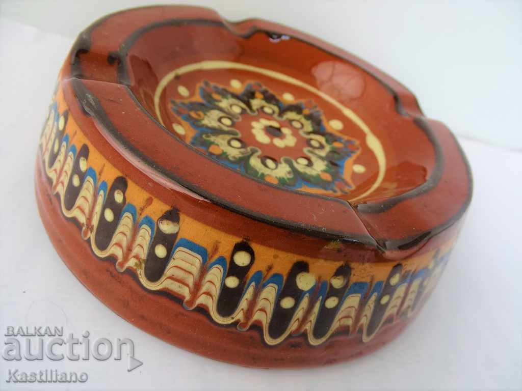 OLD HAND-PAINTED CERAMIC ASHTRAY 2 with price € 11.00 | 21.51 BGN OLD HAND-PAINTED CERAMIC ASHTRAY 2 with price € 11.00 | 21.51 BGN