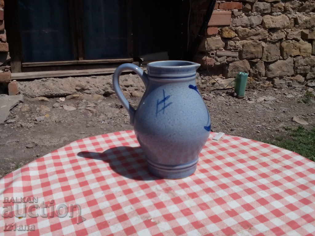 Auction Old household jug Auction Old household jug
