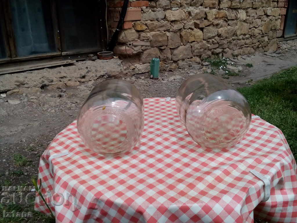 Delivery of Old jar, jars