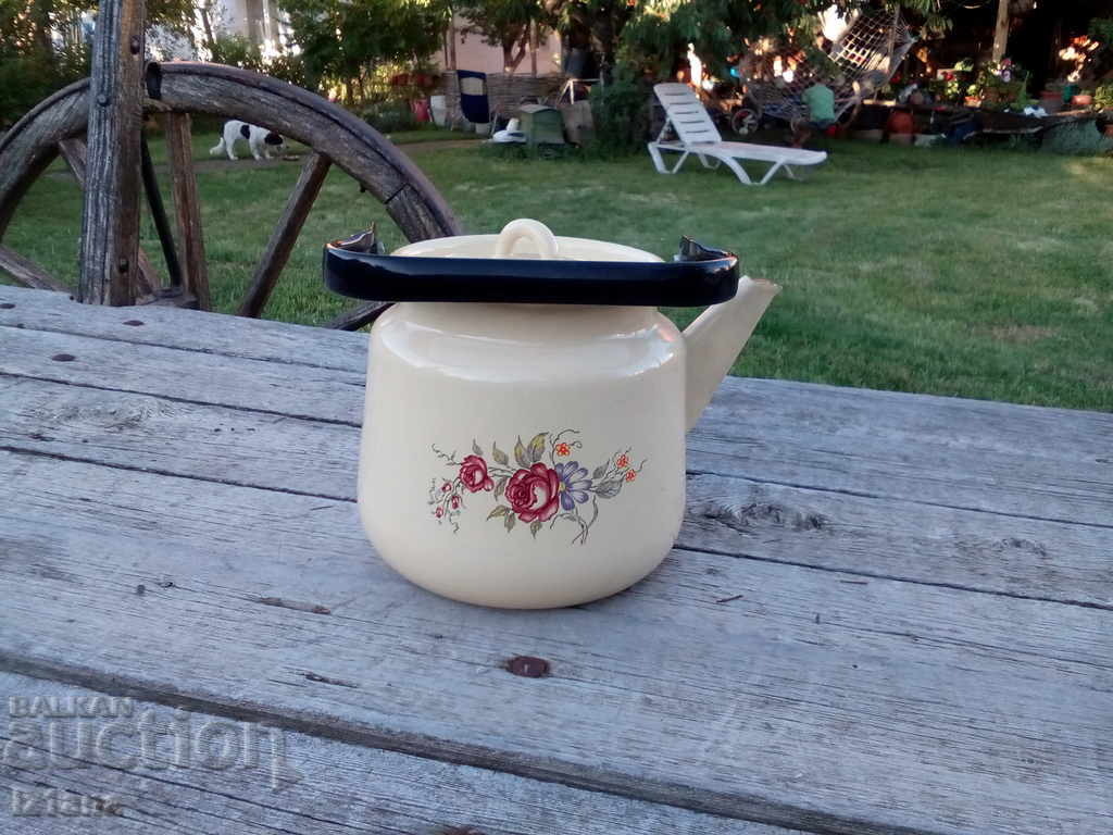Auction Old enamel teapot Auction Old enamel teapot