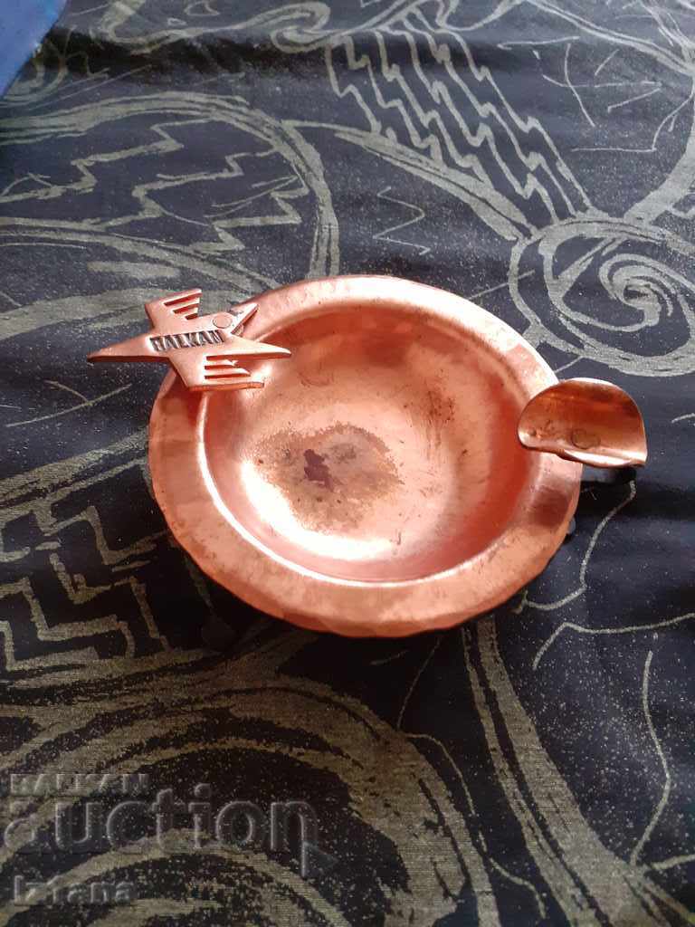 Delivery of Old souvenir ashtray BGA Balkan