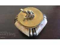 Cutie elegantă pentru cercei / inele