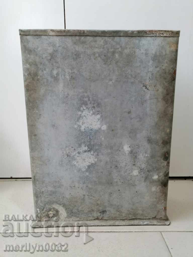 Auction Country wash basin, water tank, cistern Auction Country wash basin, water tank, cistern