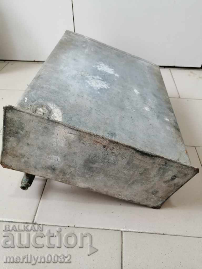 Delivery of Country wash basin, water tank, cistern Delivery of Country wash basin, water tank, cistern