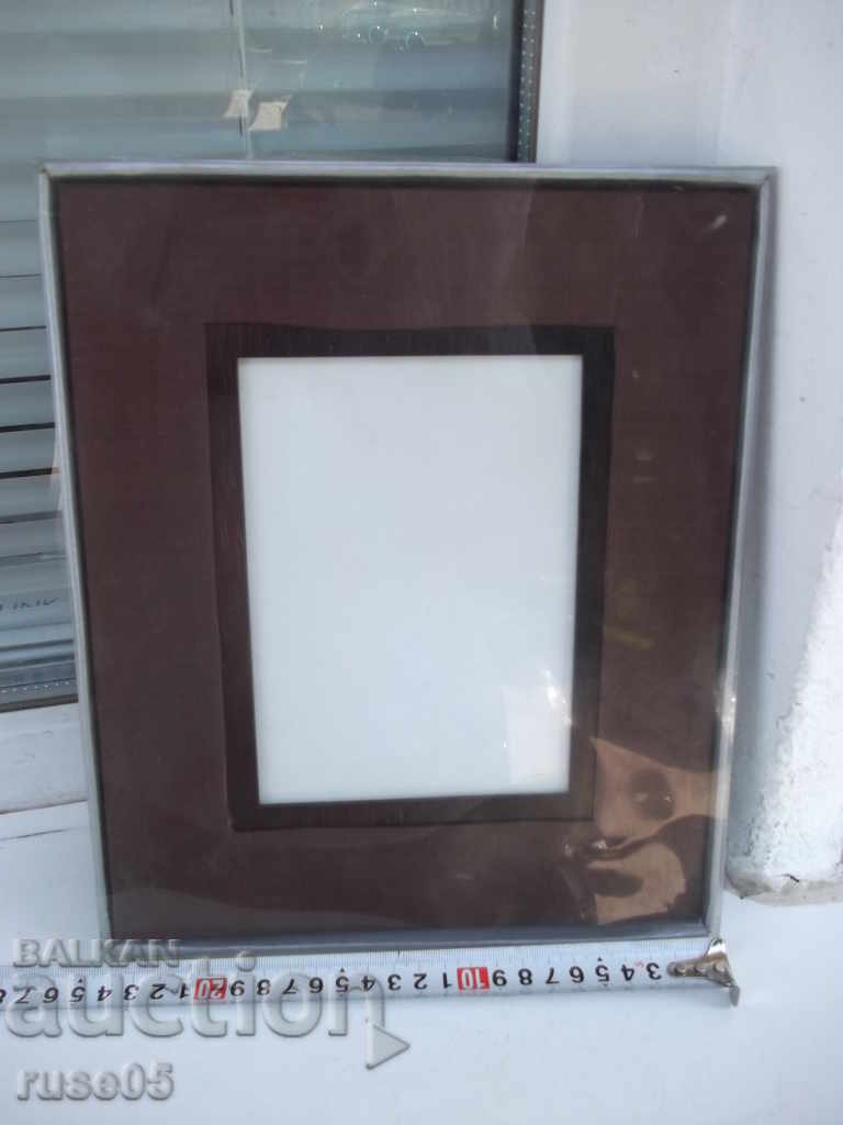 Auction  Wooden photo frame new