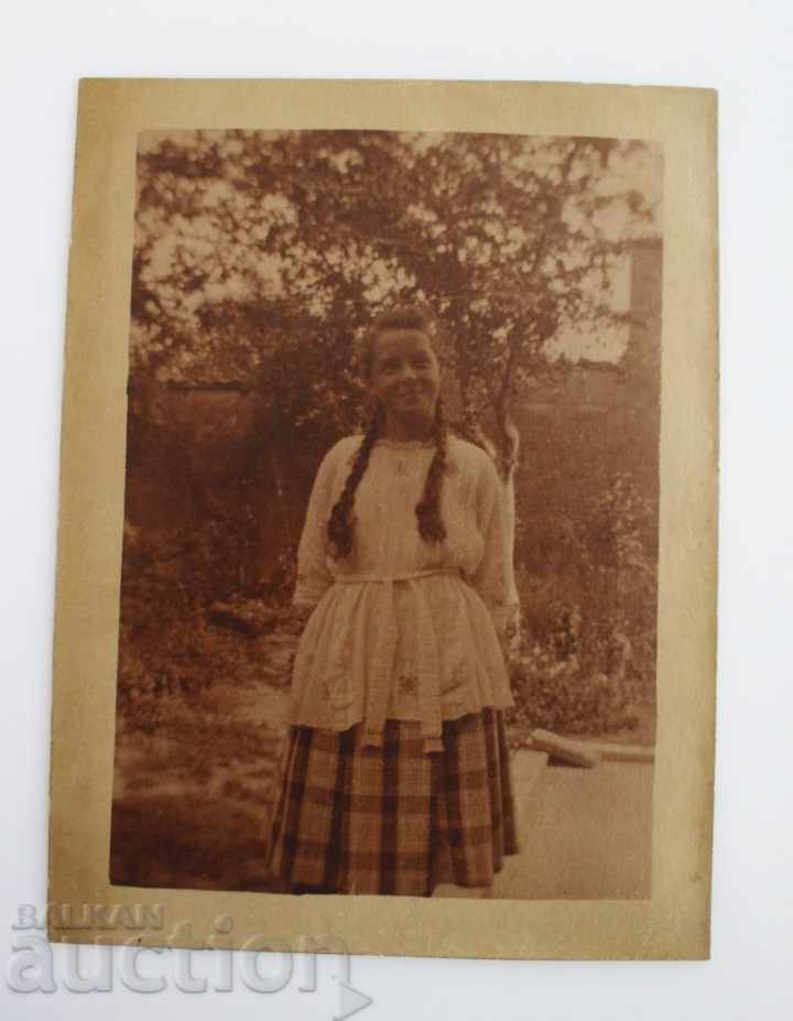 MAJOR GENERAL MIHAIL ZAHARIEV - HIS WIFE KATYA PHOTO with price 15.00 BGN | € 7.67 MAJOR GENERAL MIHAIL ZAHARIEV - HIS WIFE KATYA PHOTO with price 15.00 BGN | € 7.67