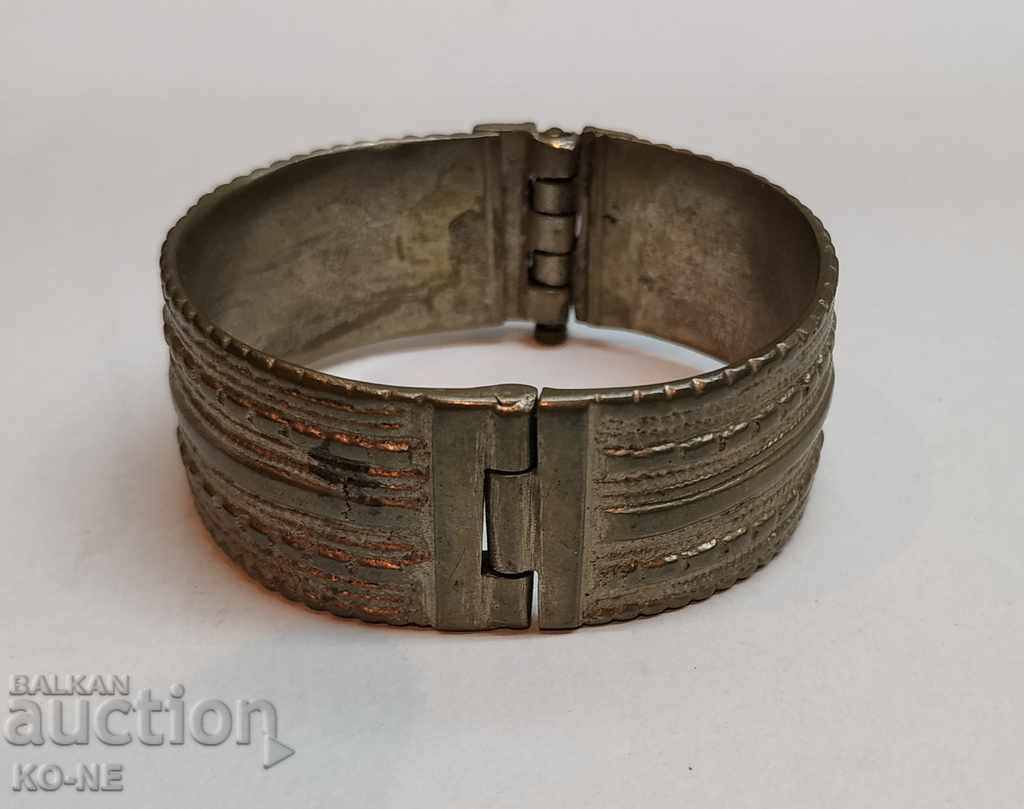 Аукцион Възрожденска сребърна гривна Аукцион Възрожденска сребърна гривна