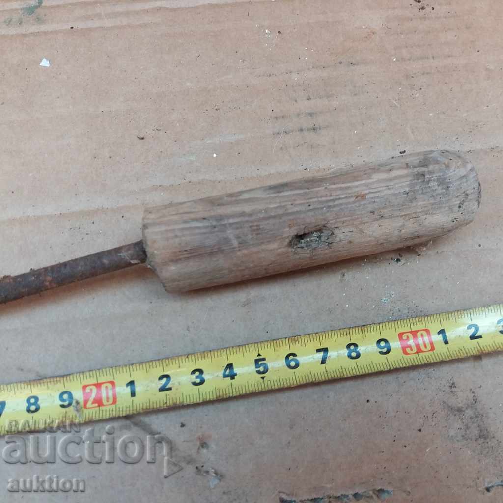 Delivery of OLD FORGED SCREWDRIVER Delivery of OLD FORGED SCREWDRIVER