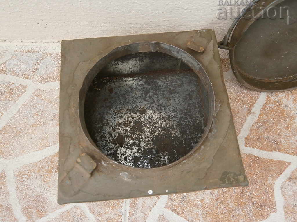 Auction Grease box, grease gun, tube, small tube, from a ZIP (spare parts kit) of the 50s Auction Grease box, grease gun, tube, small tube, from a ZIP (spare parts kit) of the 50s