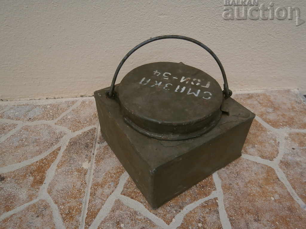 Grease box, grease gun, tube, small tube, from a ZIP (spare parts kit) of the 50s - 6 Grease box, grease gun, tube, small tube, from a ZIP (spare parts kit) of the 50s - 6