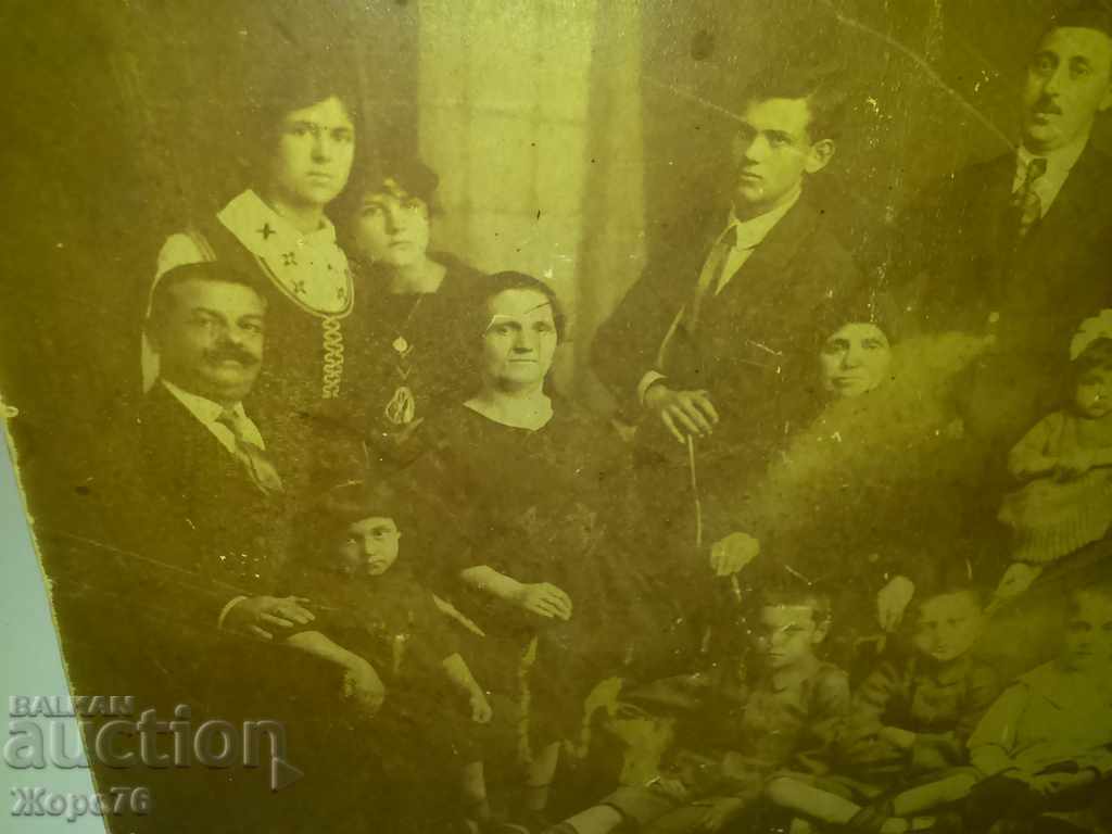 3 FOTOGRAFIE ROYAL OLD FAMILY BURGAS SĂNĂTOARE pe CARDBOARD HARD cu preț 10.00 BGN | € 5.11 3 FOTOGRAFIE ROYAL OLD FAMILY BURGAS SĂNĂTOARE pe CARDBOARD HARD cu preț 10.00 BGN | € 5.11