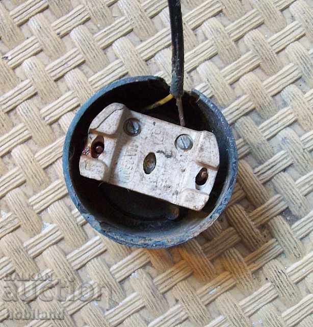 Old electrical contact - working with price 5.00 BGN | € 2.56 Old electrical contact - working with price 5.00 BGN | € 2.56