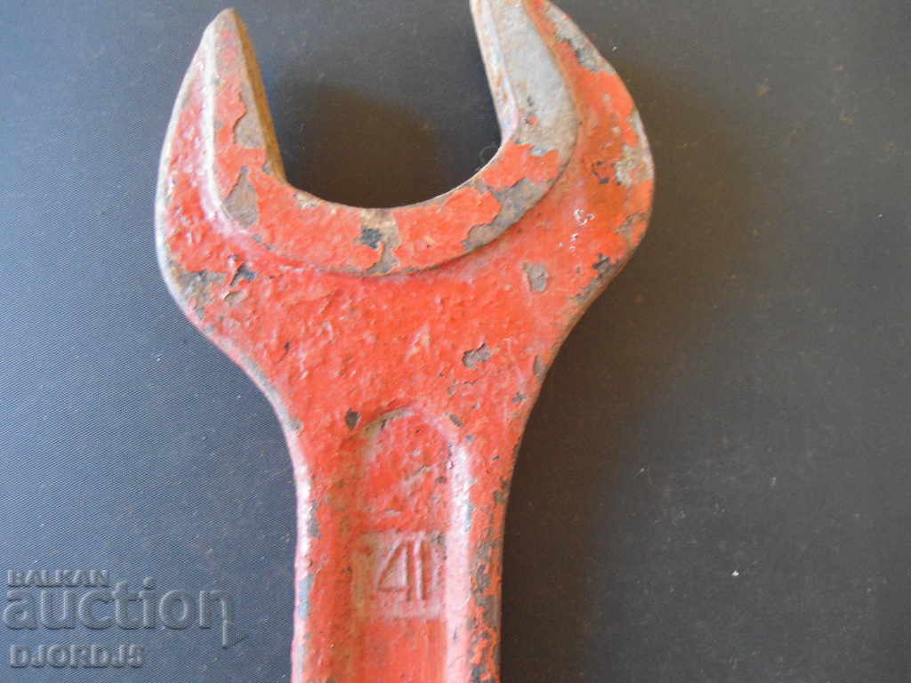 Δημοπρασία Παλιό μεγάλο κλειδί 41-46, σήμανση Δημοπρασία Παλιό μεγάλο κλειδί 41-46, σήμανση