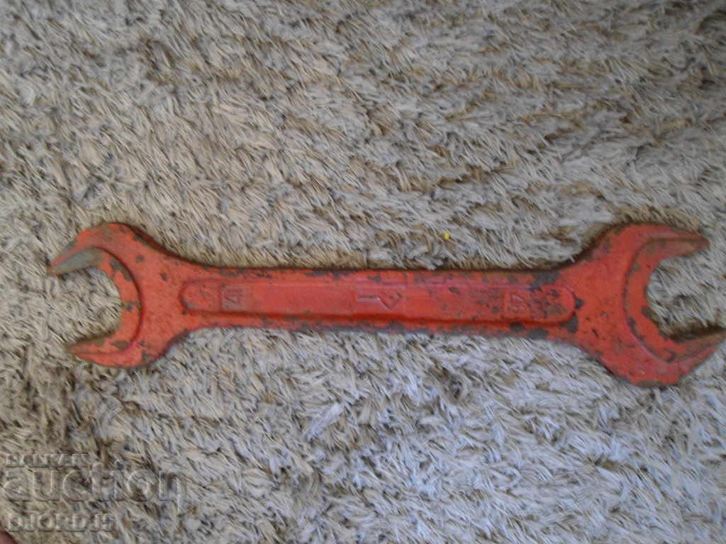 Old large key 41-46, marking
