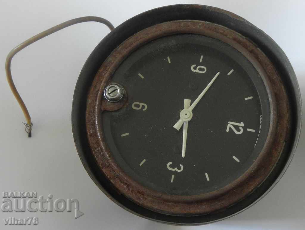 Livrarea ceas retro pentru mașină sau camion