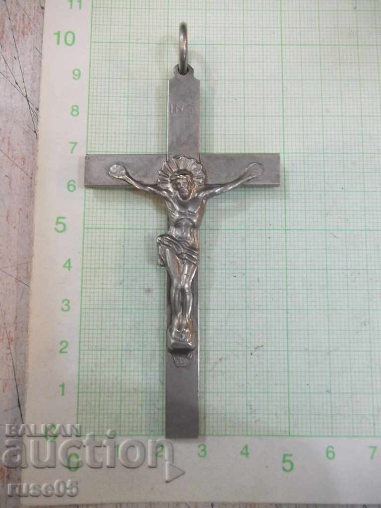 Кръст с разпятието от бял метал - 27,67 гр.