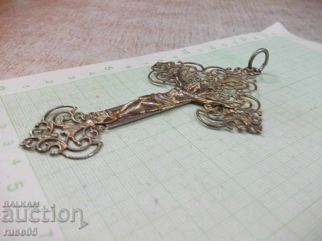 Auction Cross with openwork metal crucifix - 12.22 g. Auction Cross with openwork metal crucifix - 12.22 g.
