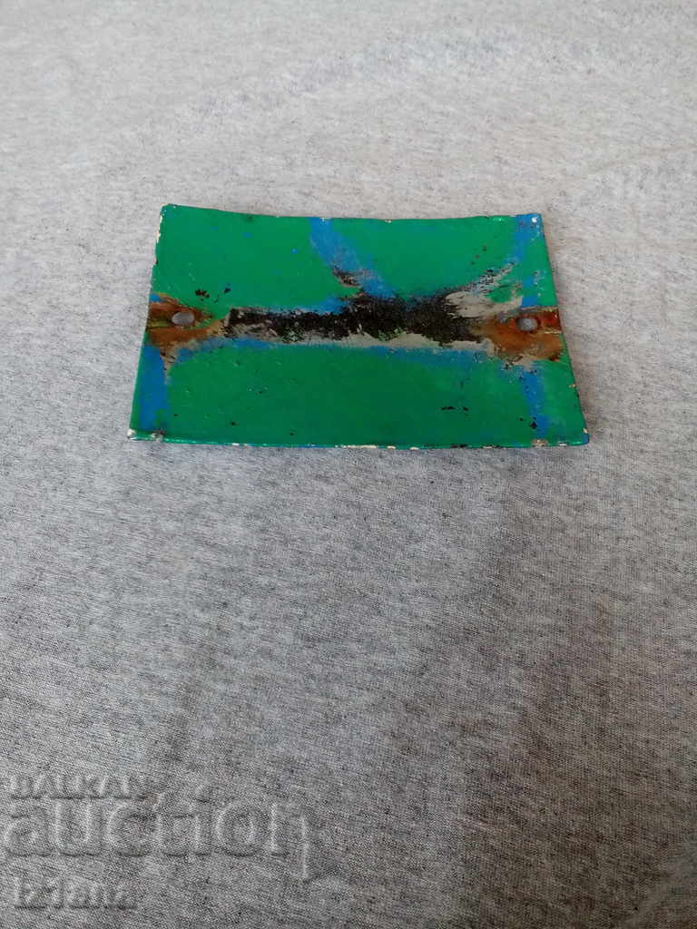 Auction  Old enamelled plate