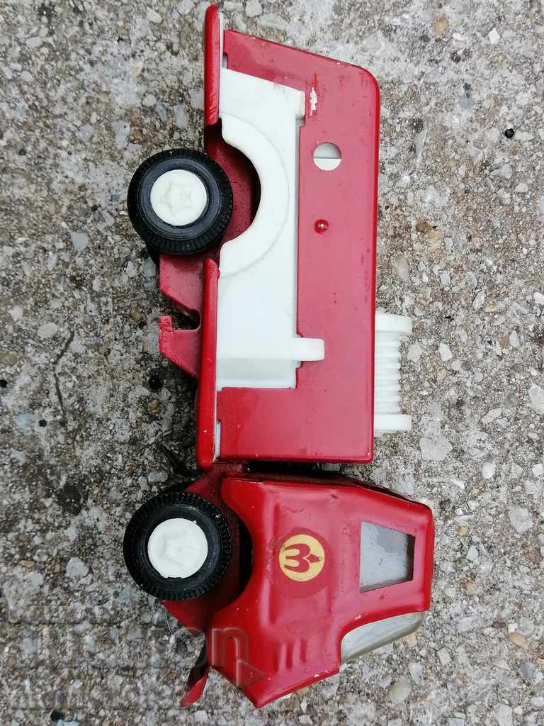 A toy toy, a truck, a truck, a car, a car - 6 A toy toy, a truck, a truck, a car, a car - 6