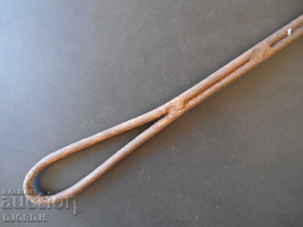 Παλιό σφυρί, ηλεκτρικό, συγκόλληση με τιμή 3.00 BGN | € 1.53