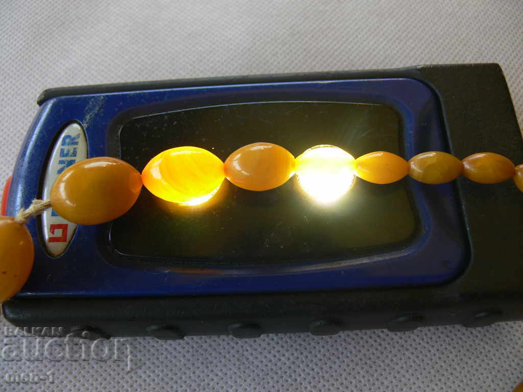 Delivery of OLD AMBER NECKLACE Delivery of OLD AMBER NECKLACE