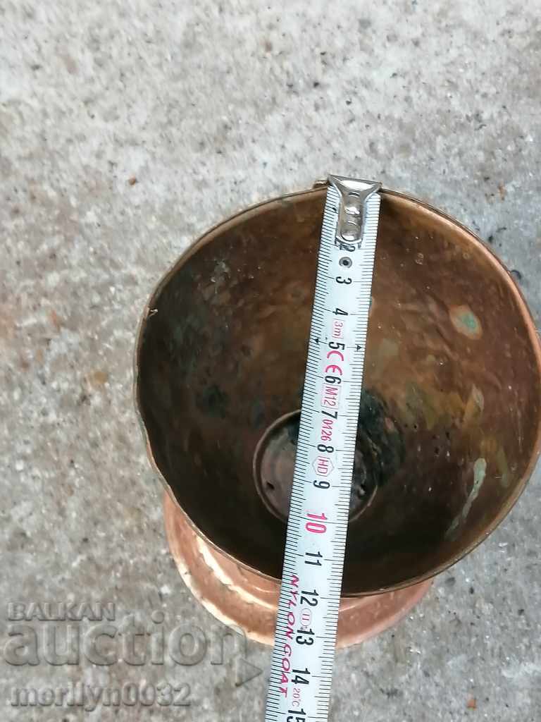 Μια χάλκινη κανάτα ενός αρτοποιού, ένα χάλκινο κύπελλο από ένα κύπελλο - 5 Μια χάλκινη κανάτα ενός αρτοποιού, ένα χάλκινο κύπελλο από ένα κύπελλο - 5