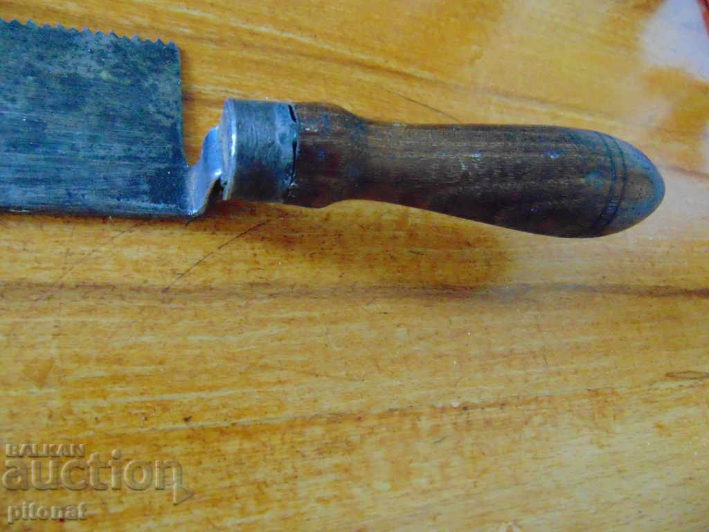Delivery of Old carpentry tool, saw Delivery of Old carpentry tool, saw