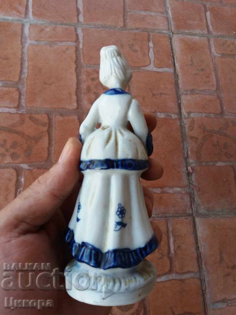 PORCELAIN STATUE FIGURE with price 20.00 BGN | € 10.23 PORCELAIN STATUE FIGURE with price 20.00 BGN | € 10.23