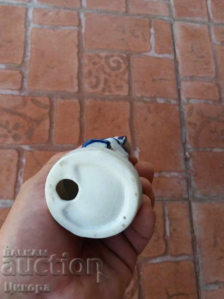 Auction PORCELAIN STATUE FIGURE Auction PORCELAIN STATUE FIGURE