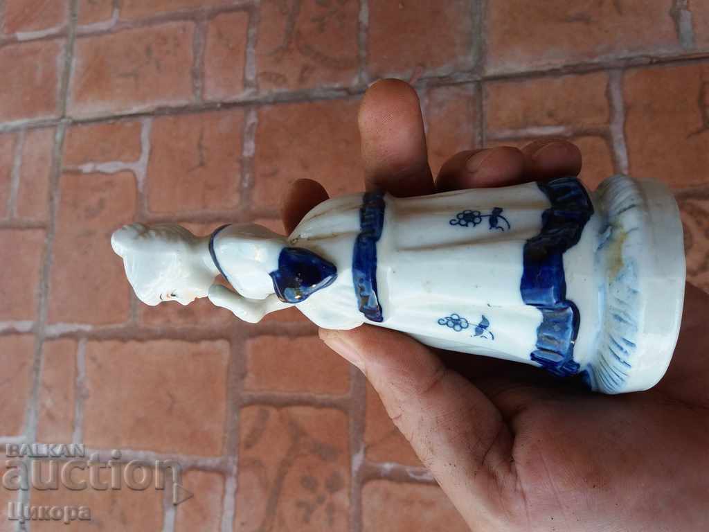 PORCELAIN STATUE FIGURE - 5 PORCELAIN STATUE FIGURE - 5