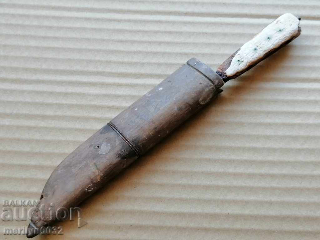 Vechi cuțit de tip otoman cu teacă, pumnal, cuțit, lamă cu preț 76.00 BGN | € 38.86 Vechi cuțit de tip otoman cu teacă, pumnal, cuțit, lamă cu preț 76.00 BGN | € 38.86