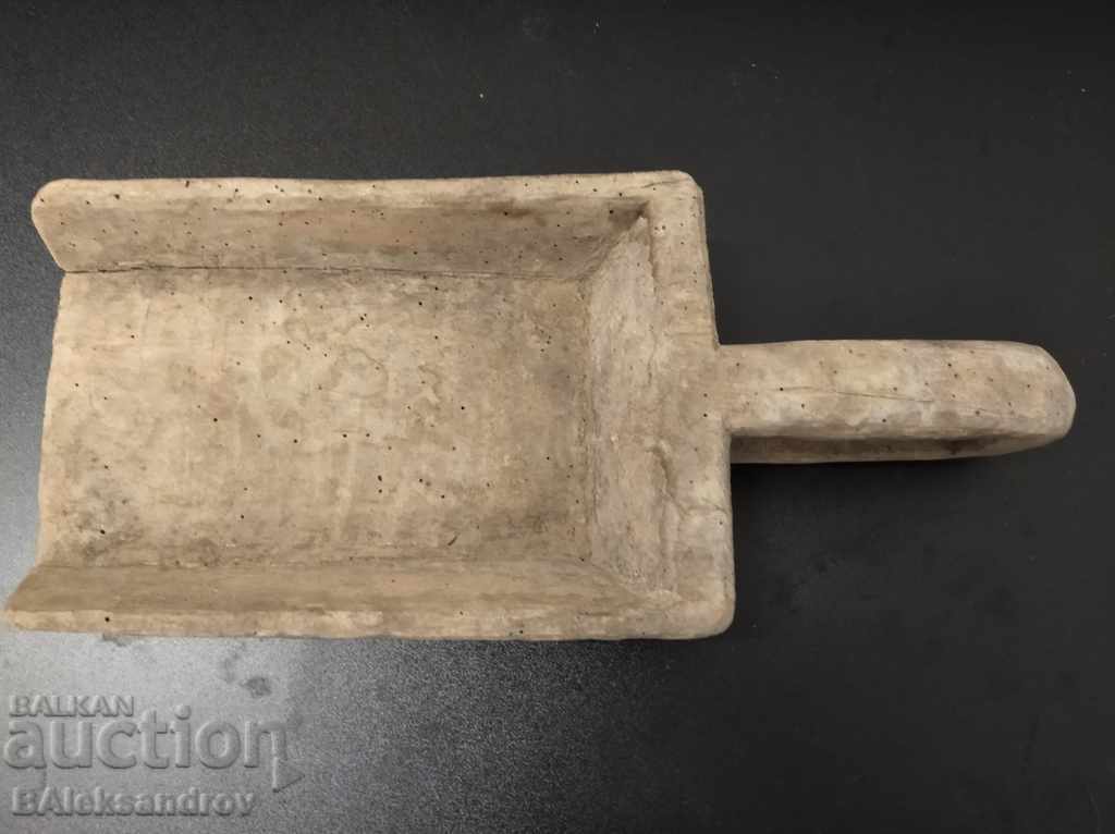An old wooden shovel with price 32.00 BGN | € 16.36