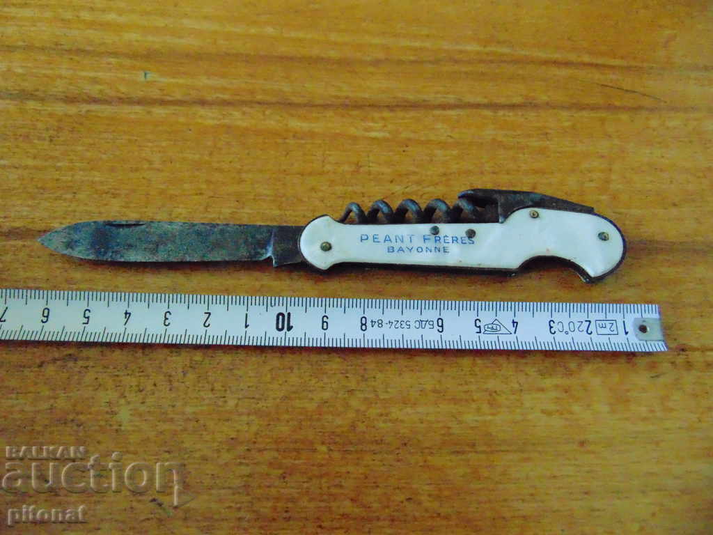 Delivery of Antique mother-of-pearl folding knife
