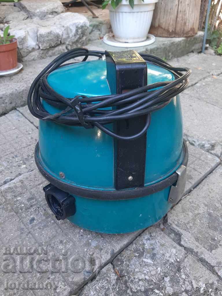 Soca vacuum cleaner: "Whirlwind 8A" USSR with price 30.00 BGN | € 15.34