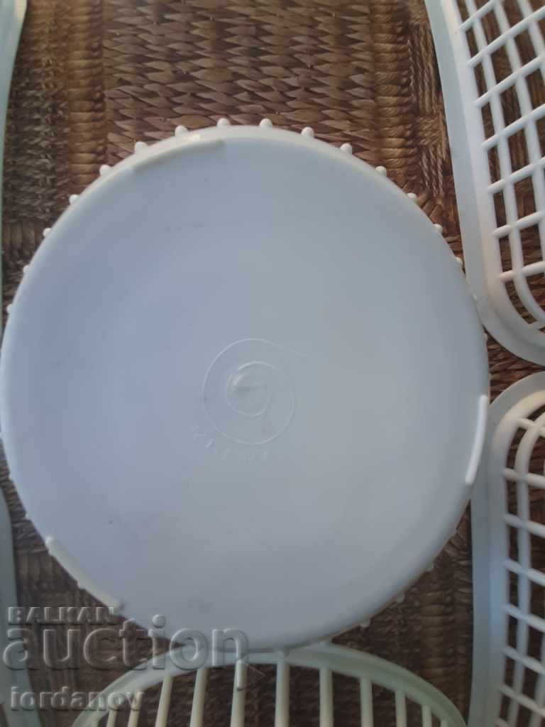 Auction Old plastic bread pans, lot - from the sauce. Auction Old plastic bread pans, lot - from the sauce.