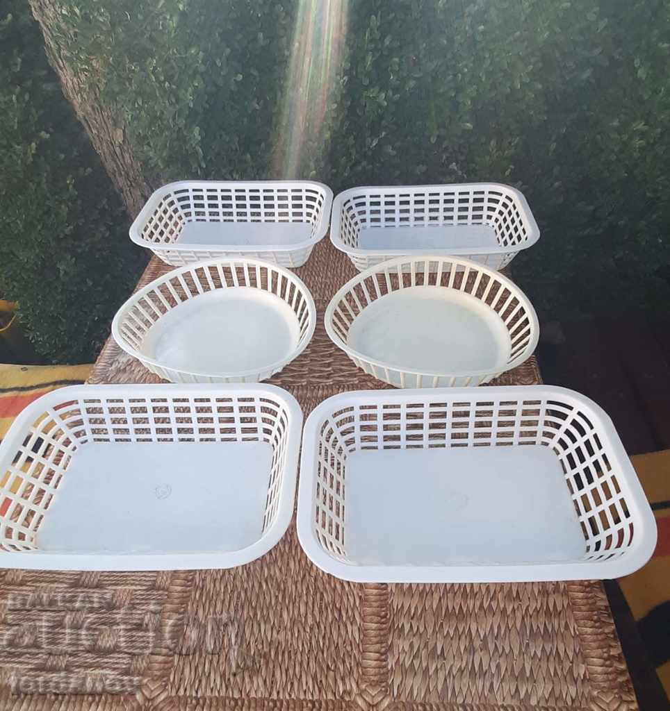 Old plastic bread pans, lot - from the sauce. - 5 Old plastic bread pans, lot - from the sauce. - 5