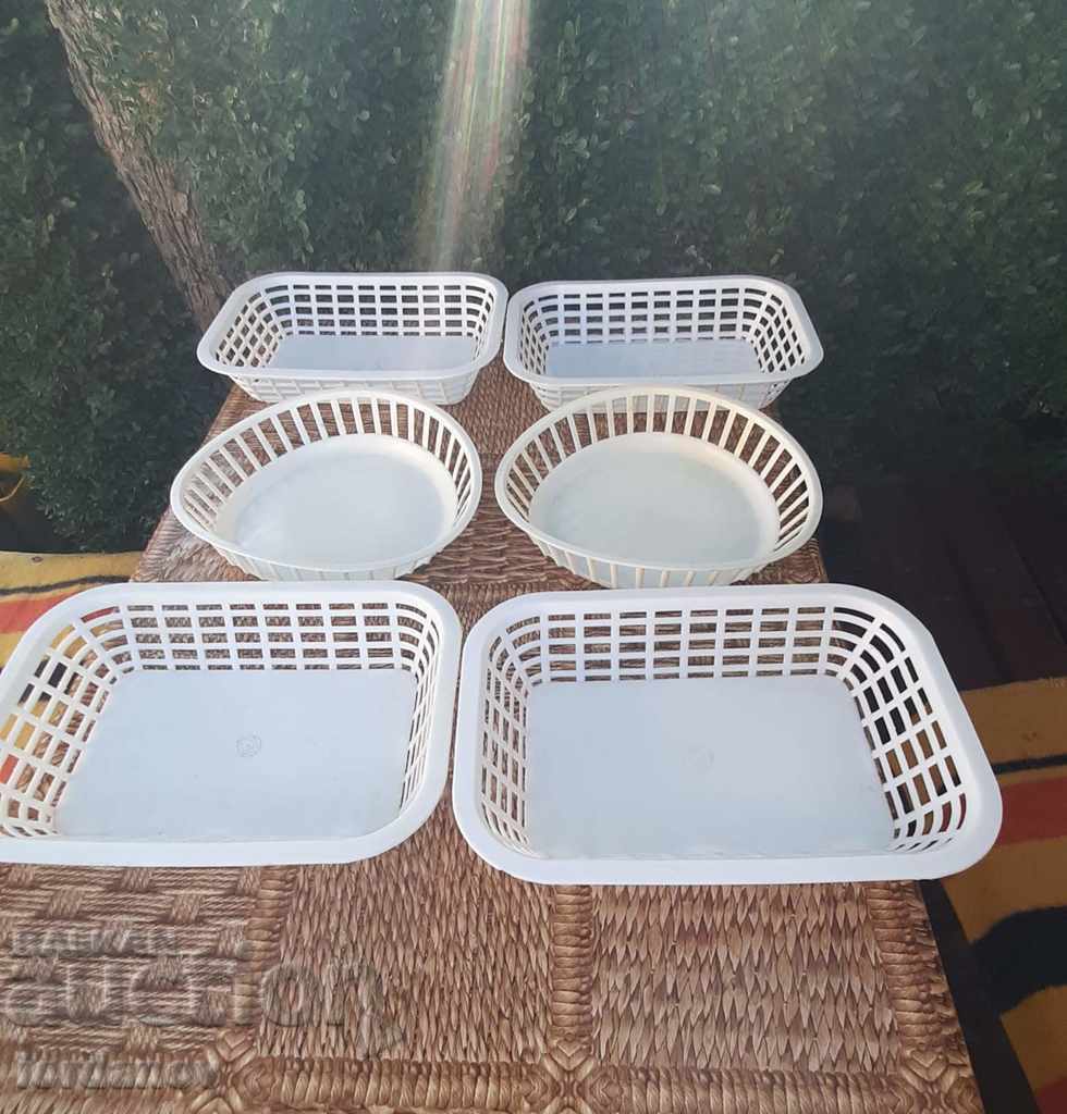 Old plastic bread pans, lot - from the sauce. - 6 Old plastic bread pans, lot - from the sauce. - 6