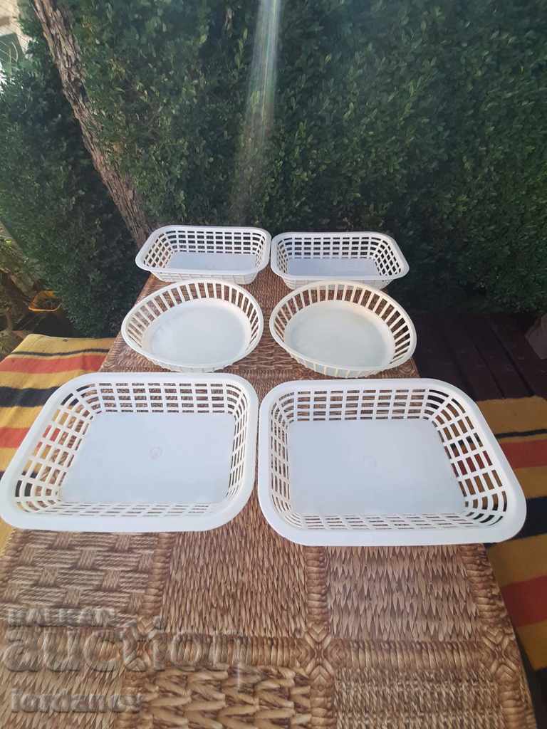 Old plastic bread pans, lot - from the sauce. - 7 Old plastic bread pans, lot - from the sauce. - 7