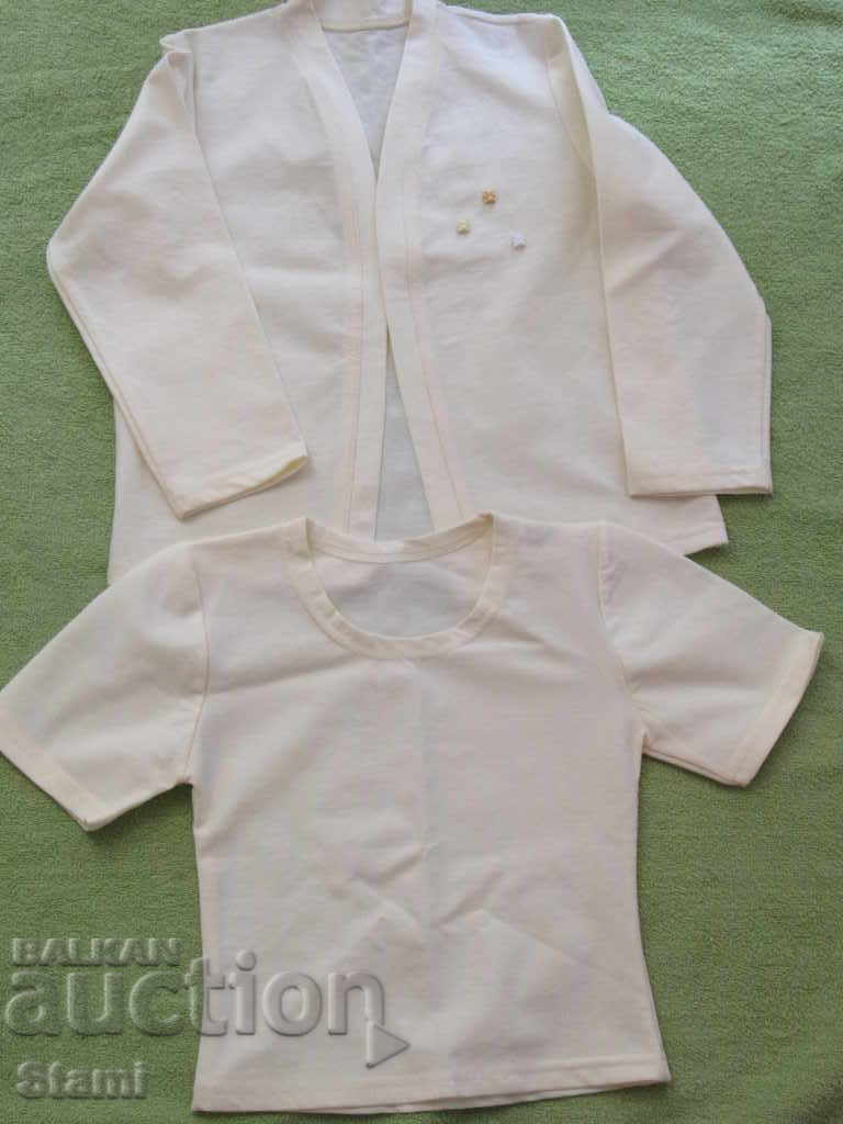 Set for a girl of 2 parts vest and blouse, size 104 with price 10.00 BGN | € 5.11 Set for a girl of 2 parts vest and blouse, size 104 with price 10.00 BGN | € 5.11
