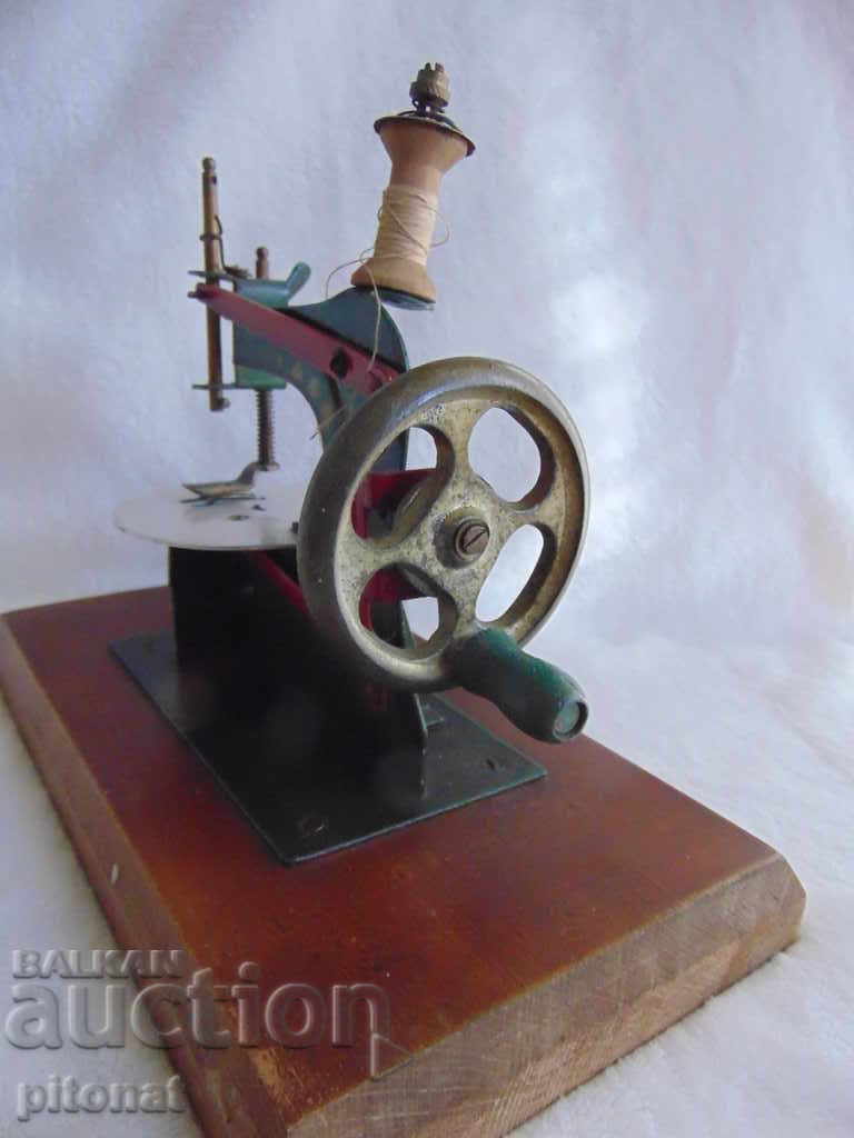 Auction Collectible children's sewing machine Auction Collectible children's sewing machine