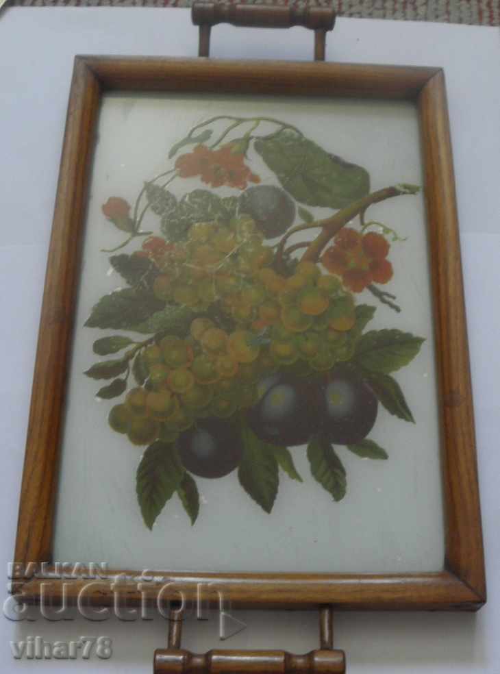 Delivery of tray, tray