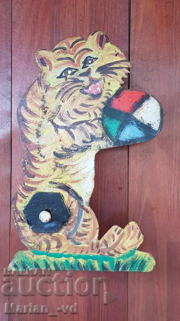 Μηχανικό μεταλλικό λιοντάρι από ένα σκοπευτήριο - 5 Μηχανικό μεταλλικό λιοντάρι από ένα σκοπευτήριο - 5