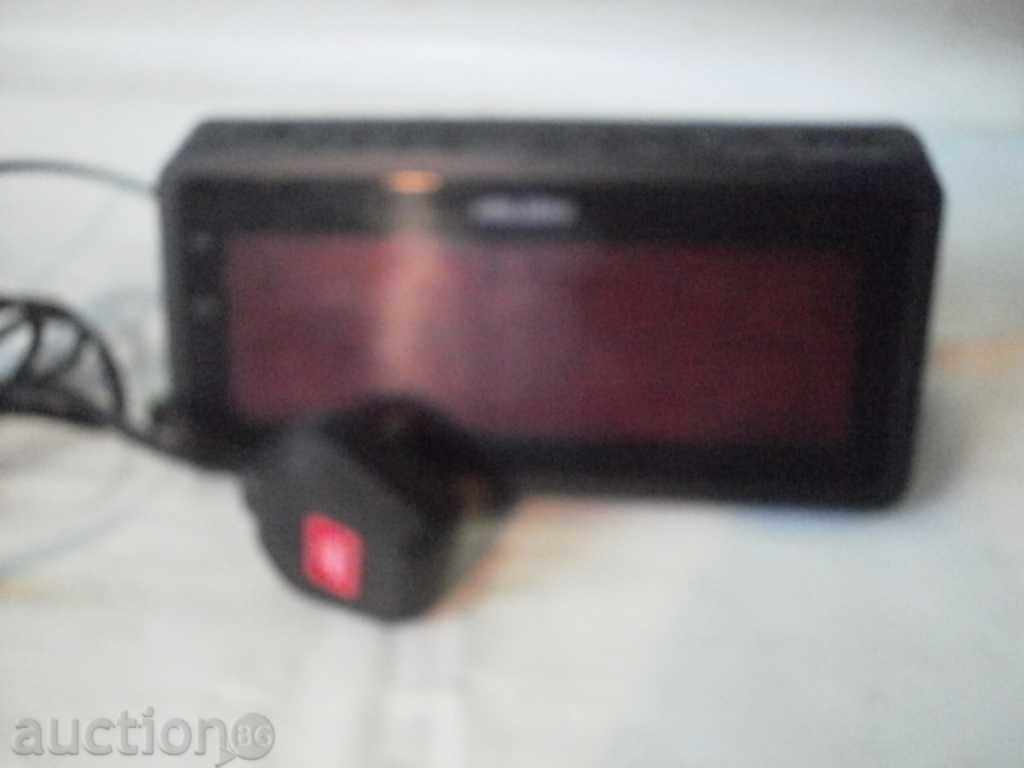 CLOCK RADIO -LARGE -READ BELOW - 5 CLOCK RADIO -LARGE -READ BELOW - 5